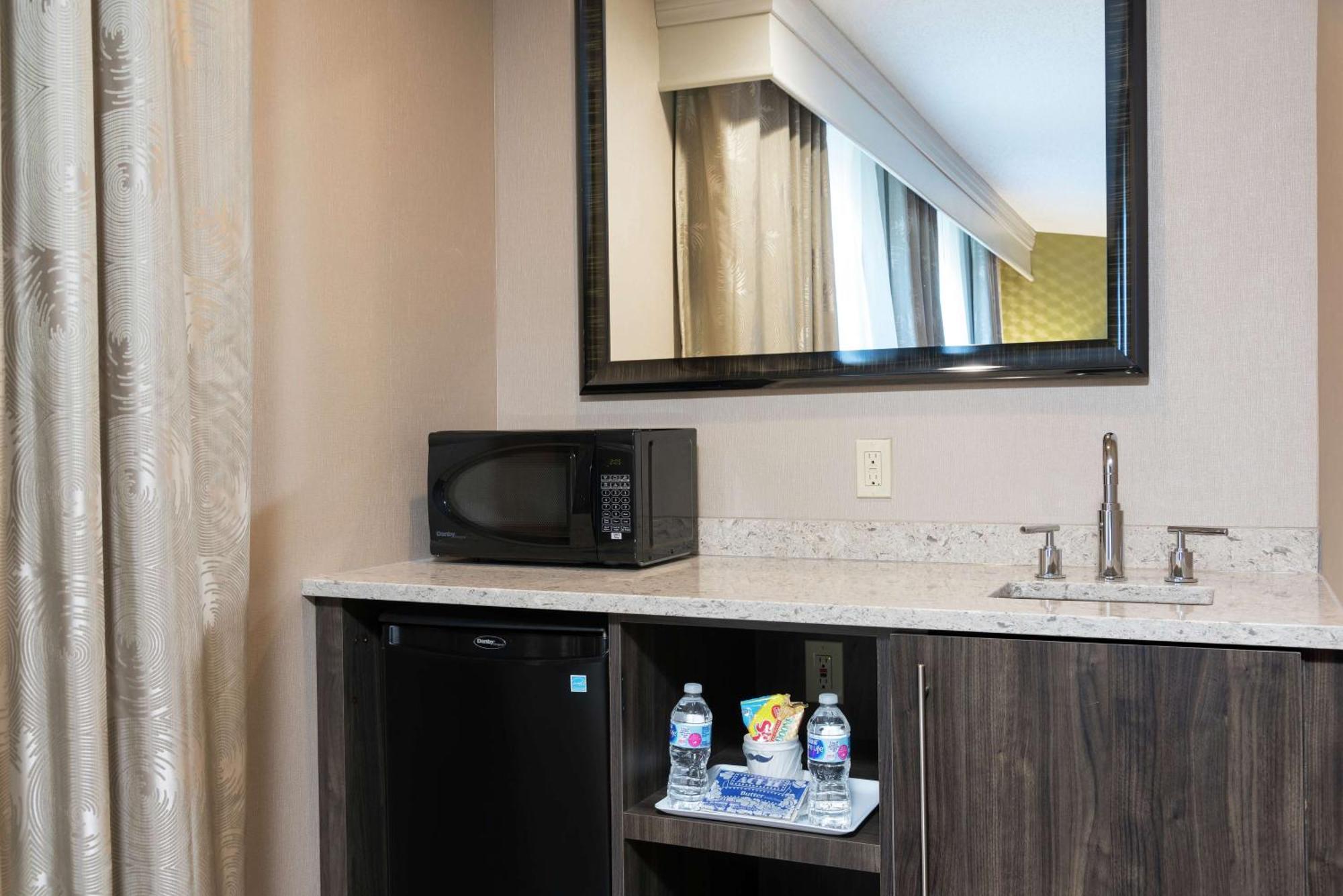 Hampton Inn Mount Pleasant Exterior photo