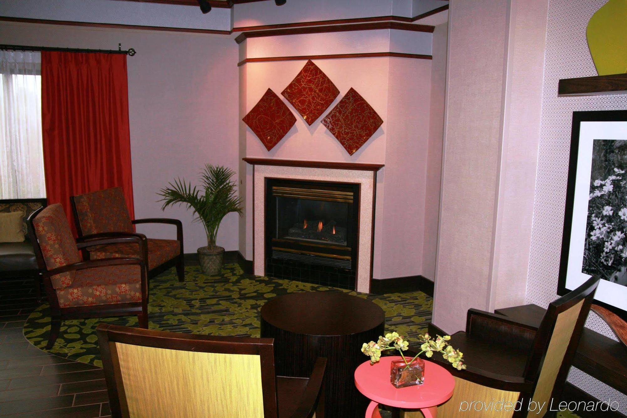 Hampton Inn Mount Pleasant Interior photo
