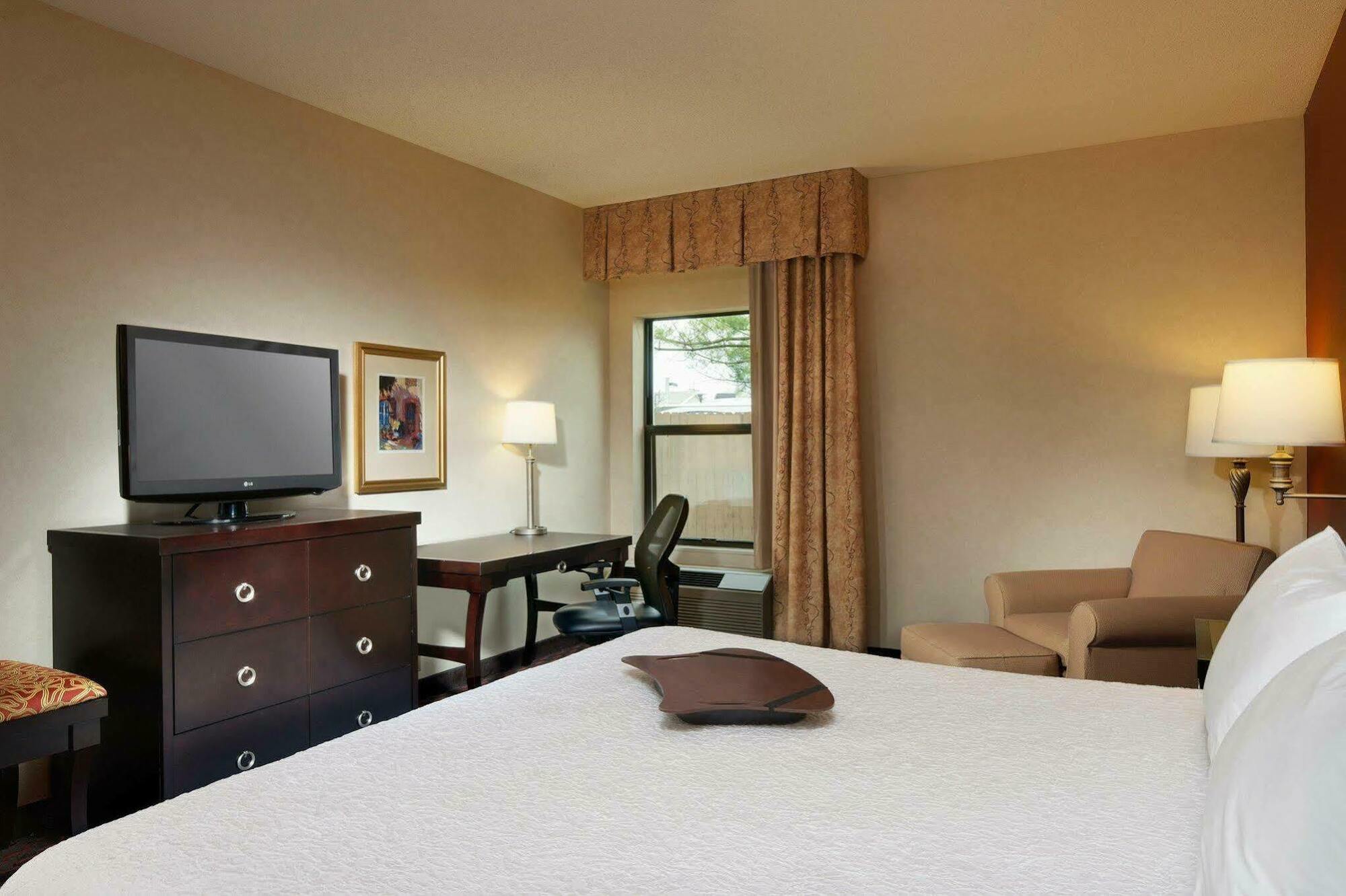 Hampton Inn Mount Pleasant Exterior photo
