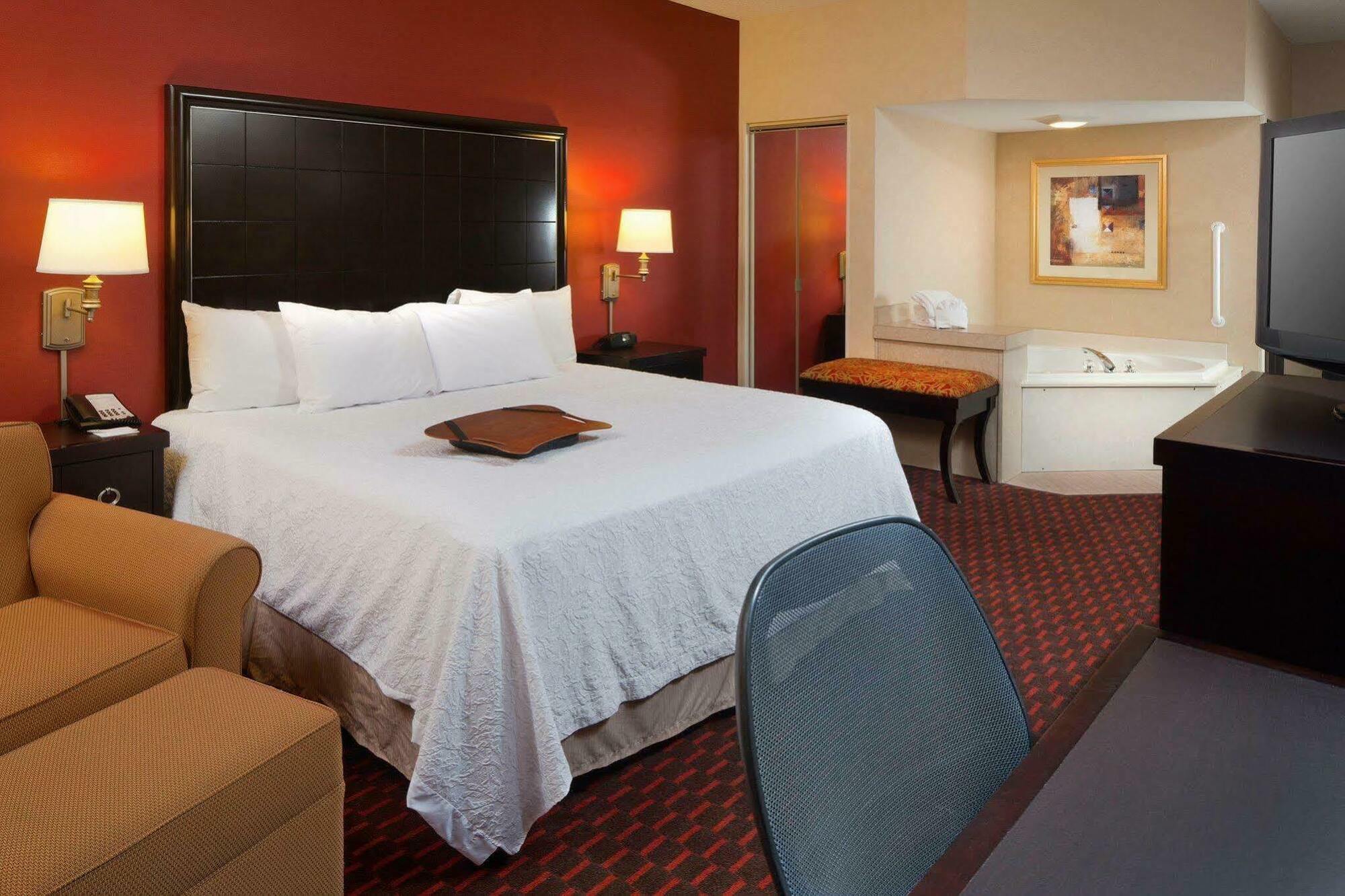 Hampton Inn Mount Pleasant Exterior photo